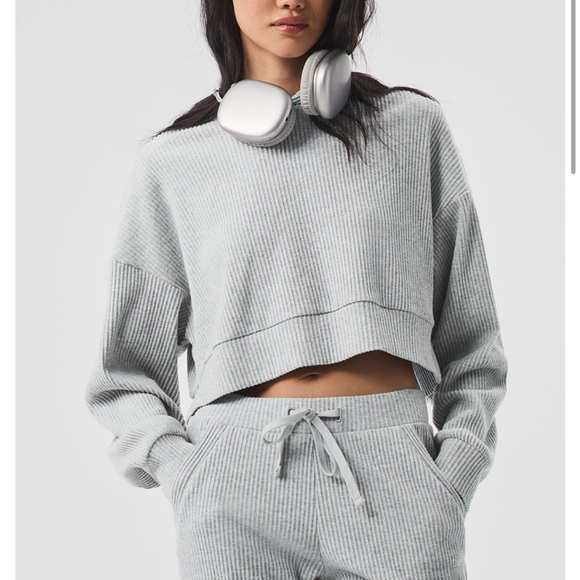 Alo Yoga Muse Hoodie Heather Grey Womens Medium gently worn - Picture 1 of 16
